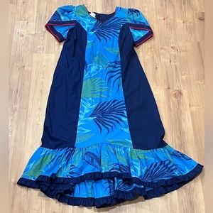 Vintage RM Made in Hawaii Hawaiian Muumuu Mumu Dress with fishtail - approx L